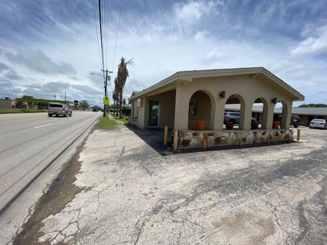 Texas Inn Seguin Exterior photo